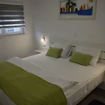 Bozikovic 365 * Podstrana